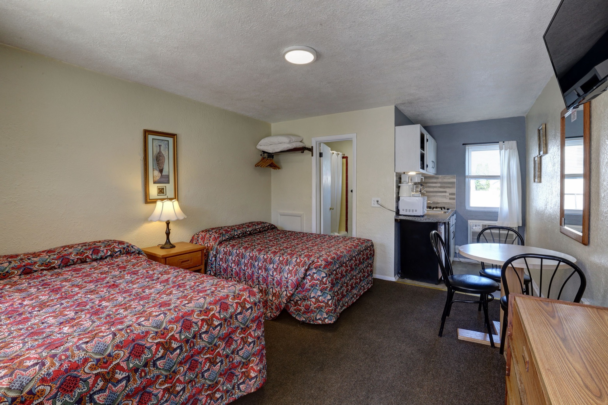 Type D breezeway efficiency with two double beds